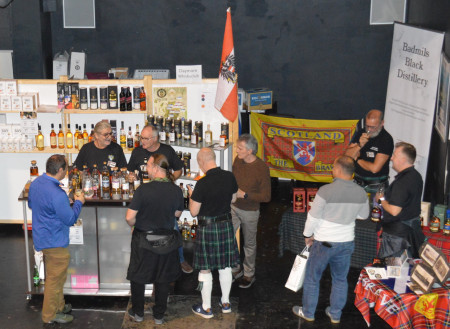 Whiskymesse Innsbruck Badmils Black Stand bei Claymore Whisky